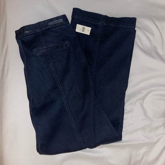 Pilcro Skipper Style High-Rise Crop Wide-Leg
Jeans: Seamed 30-NWT - Picture 4 of 5